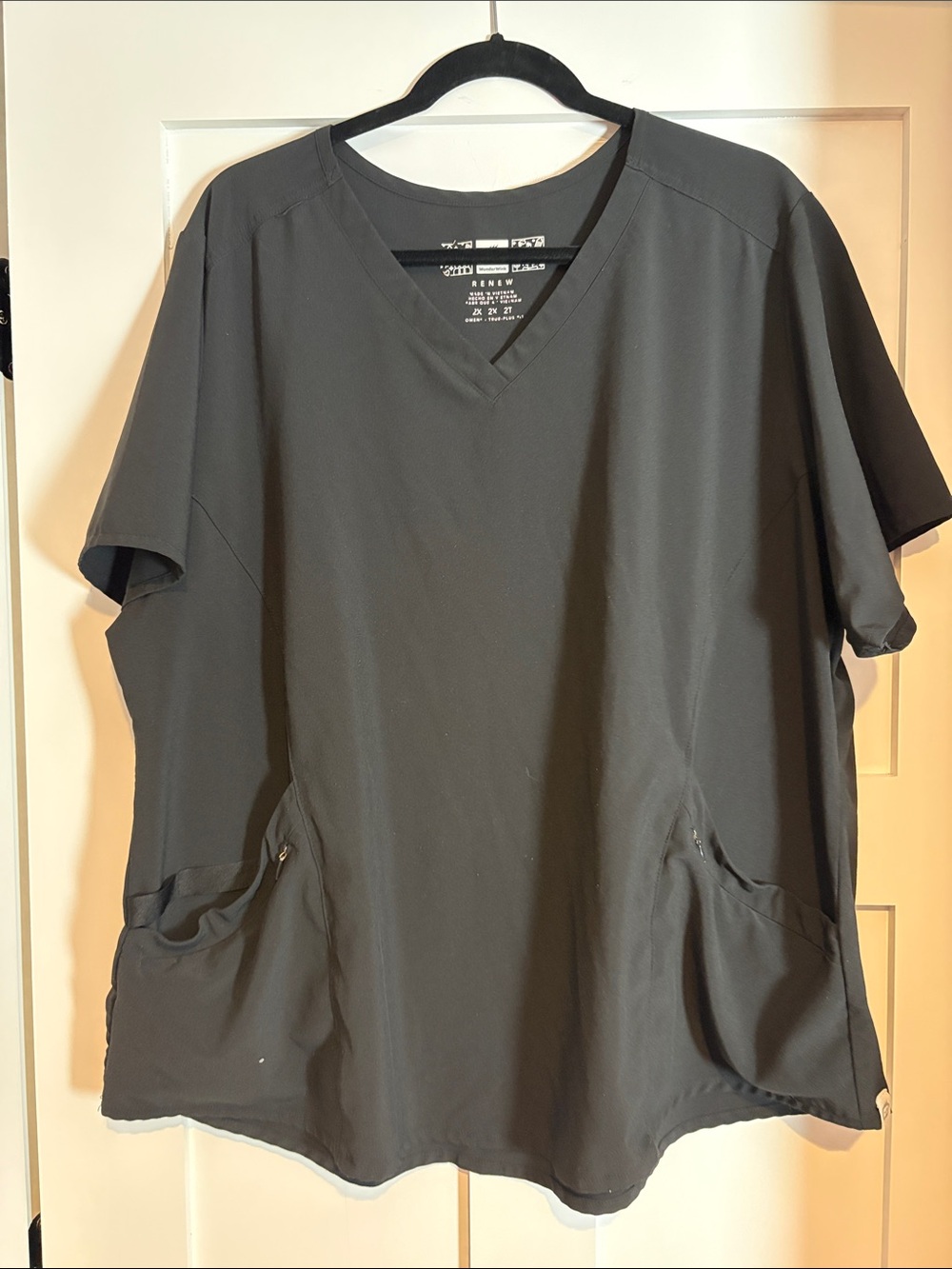 Women’s Wonderwink Black Scrub Top